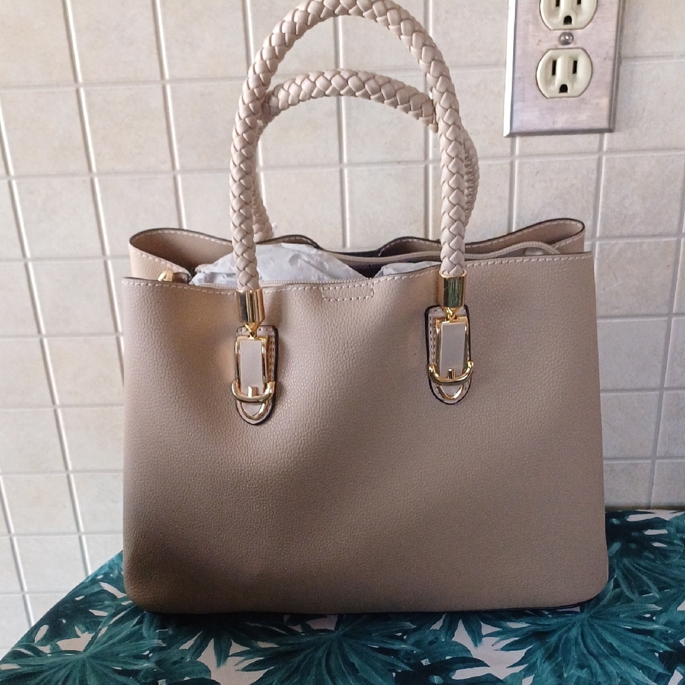 LaTerre Beige Medium Sized Handbag
